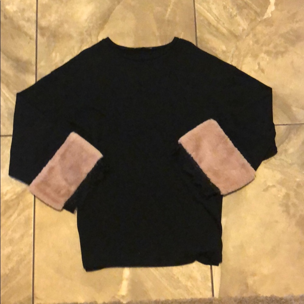 ZARA BLACK TOP WITH FAUX FUR CUFF